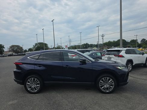 Certified 2023 Toyota Venza Limited AWD/4WD image 4