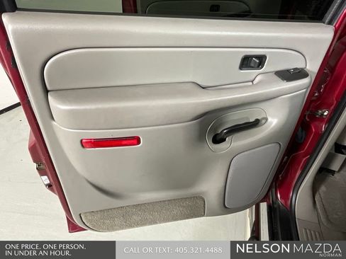 Used 2005 Chevrolet Avalanche LS w/ Onstar Plus Package AWD/4WD image 18