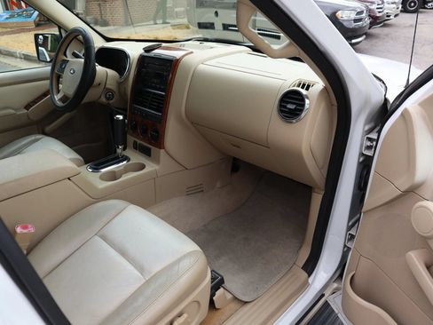 Used 2006 Ford Explorer Eddie Bauer RWD image 17