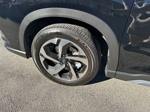 Used 2023 Subaru Forester Touring image 11