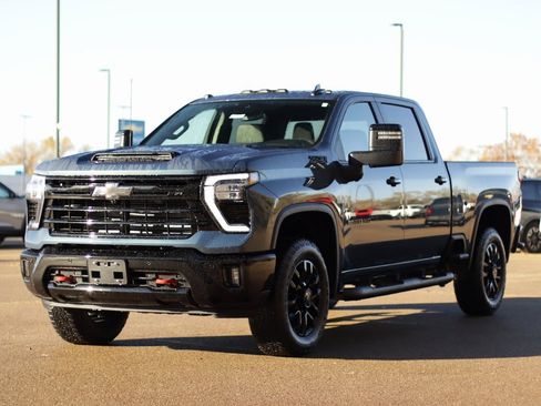 Used 2026 Chevrolet Silverado 2500 LT w/ Trail Boss Package image 3