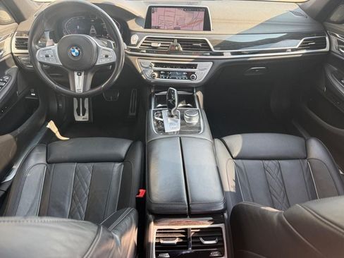Used 2021 BMW 750i xDrive w/ M Sport Package AWD/4WD image 13