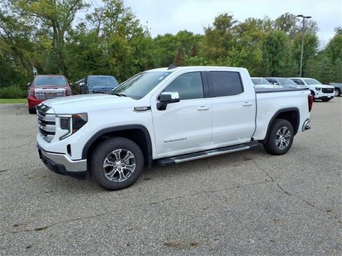 Used 2024 GMC Sierra 1500 SLE image 8
