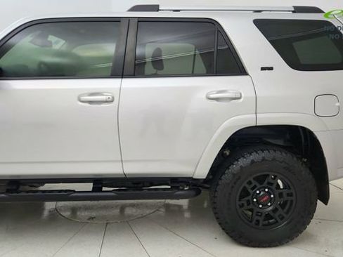Used 2022 Toyota 4Runner SR5 AWD/4WD image 4