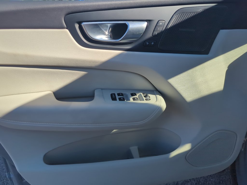 Used 2026 Volvo XC60 B5 Ultra AWD/4WD image 10