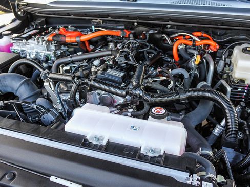 Used 2025 Toyota Land Cruiser image 27