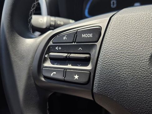 Certified 2025 Hyundai Venue Limited image 25