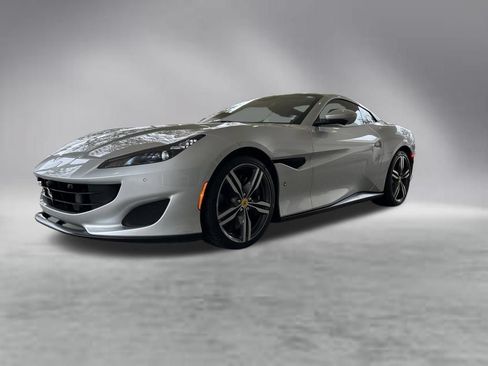 Used 2019 Ferrari Portofino RWD image 2