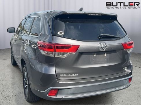 Used 2019 Toyota Highlander XLE image 4