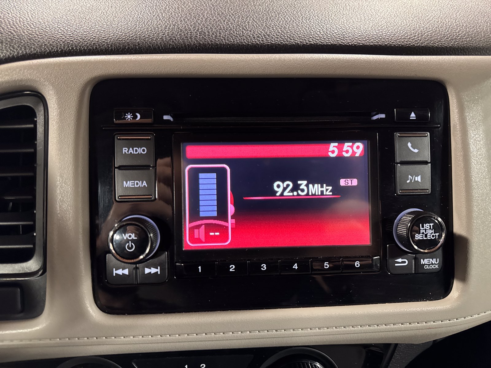 Certified 2019 Honda HR-V LX image 18