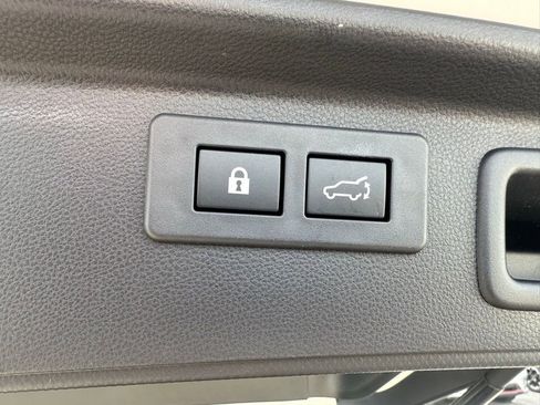 Used 2023 Subaru Forester Touring w/ Popular Package #3 image 8