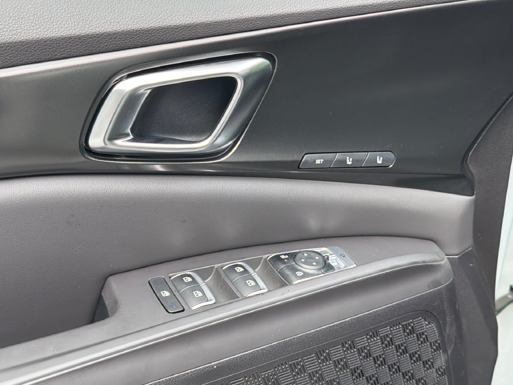 New 2027 Kia Carnival SX w/ Dark Edition Package FWD image 16
