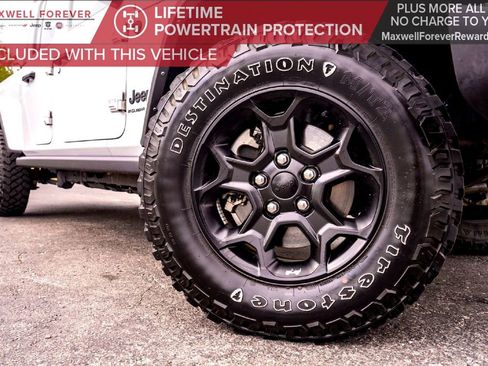 Used 2023 Jeep Gladiator Willys image 3