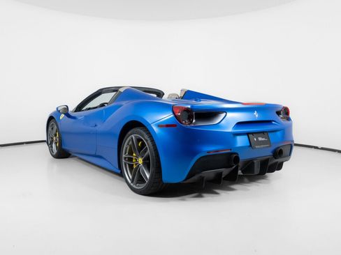 Used 2018 Ferrari 488 Spider image 4