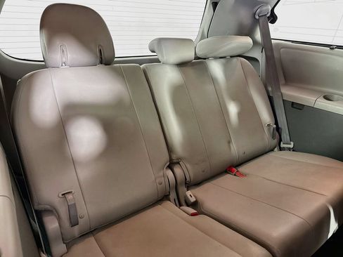 Used 2020 Toyota Sienna XLE FWD image 31
