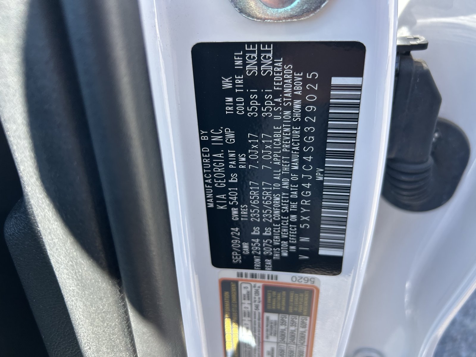Used 2025 Kia Sorento LX FWD image 22