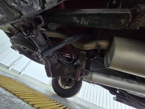 Used 2005 Chevrolet Silverado 2500 LS w/ Heavy-Duty Power Package image 16