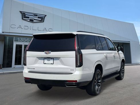 Used 2023 Cadillac Escalade ESV Sport w/ Touring Package AWD/4WD image 3