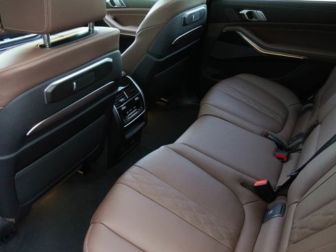 Certified 2026 BMW X7 M60i AWD/4WD image 36