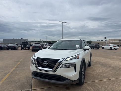 Certified 2023 Nissan Rogue SV FWD image 6