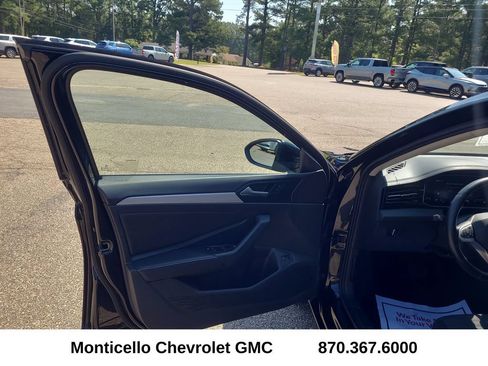 Used 2025 Volkswagen Jetta S FWD image 12