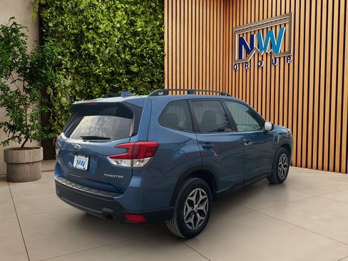 Used 2022 Subaru Forester Premium AWD/4WD image 16