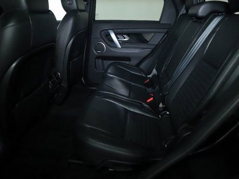 Used 2020 Land Rover Discovery Sport SE image 28