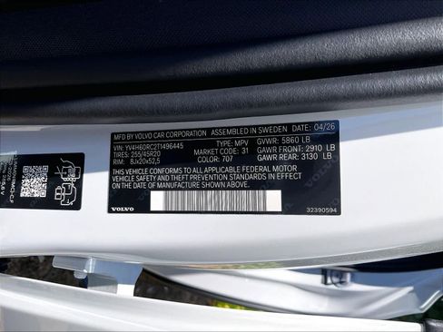 New 2026 Volvo XC60 T8 Plus w/ Climate Package PRO AWD/4WD image 36