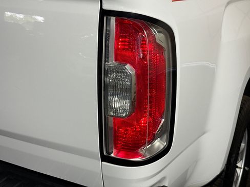 Used 2020 GMC Canyon W/T w/ Convenience Package RWD image 32