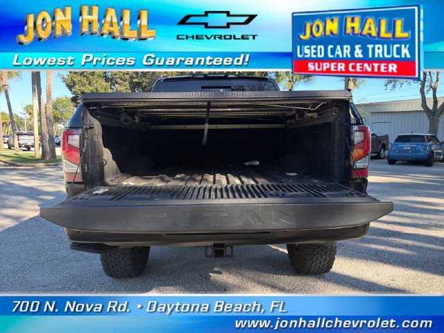 Used 2022 Nissan Titan PRO-4X w/ Pro-4x Convenience Package AWD/4WD image 10