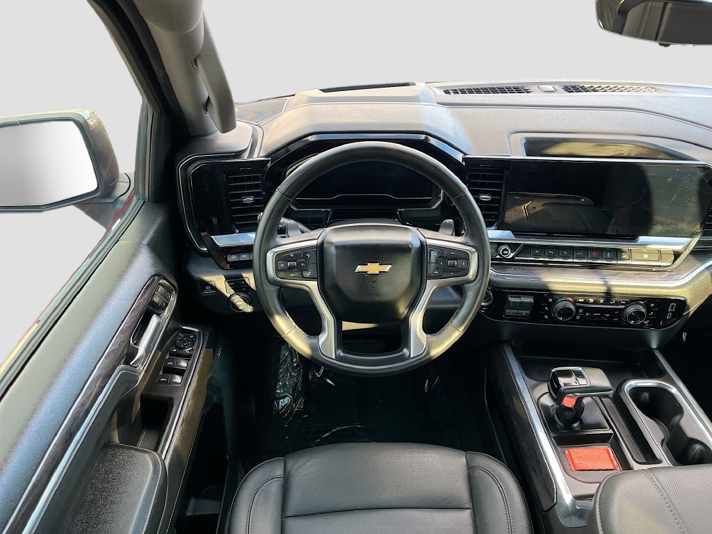 Used 2025 Chevrolet Silverado 1500 LTZ AWD/4WD image 23