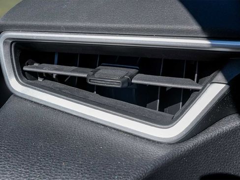 Used 2024 Toyota Corolla SE image 28