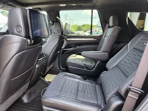 Used 2025 Cadillac Escalade V AWD/4WD image 14
