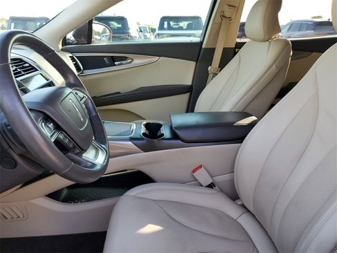 Used 2019 Lincoln Nautilus Select image 20