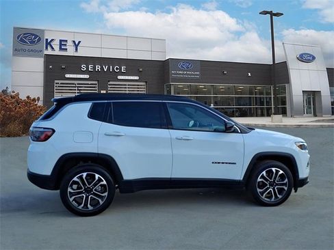 Used 2024 Jeep Compass Limited image 4