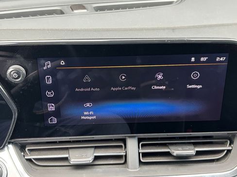 Used 2025 Chevrolet Trax LT w/ LT Convenience Package image 20