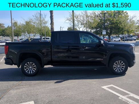Used 2023 GMC Sierra 1500 AT4 w/ AT4 Premium Package AWD/4WD image 9