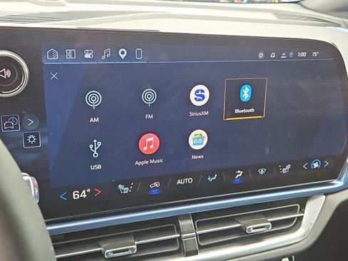 Used 2025 Chevrolet Equinox EV LT FWD image 13