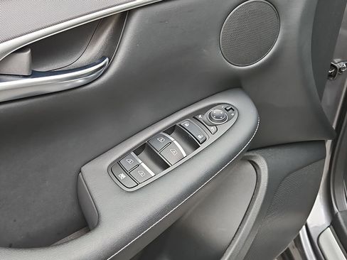 Used 2022 INFINITI QX50 Luxe w/ Appearance Package image 16