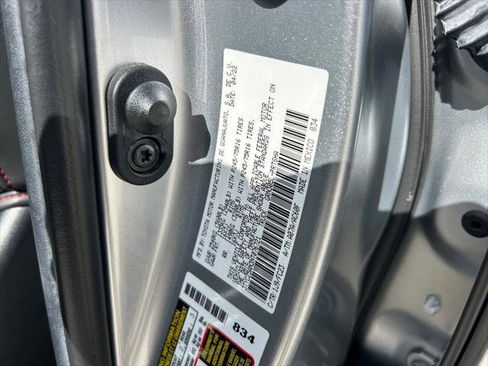 Certified 2022 Toyota Tacoma SR5 AWD/4WD image 10