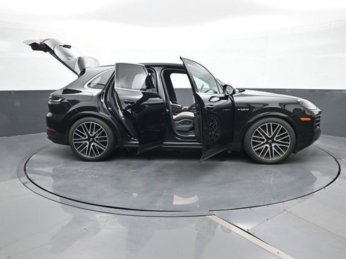 New 2025 Porsche Cayenne E-Hybrid image 34