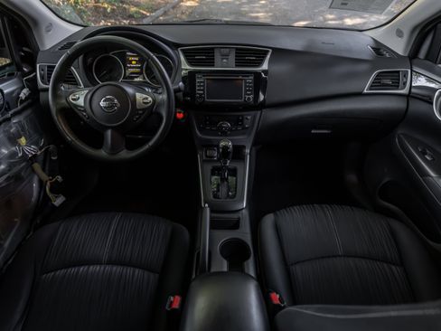 Used 2018 Nissan Sentra SV w/ Premium Package (P01) FWD image 5