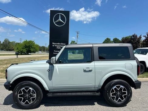 Used 2023 Ford Bronco Outer Banks AWD/4WD image 2