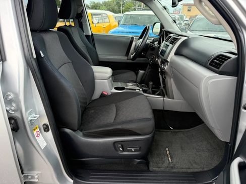 Used 2011 Toyota 4Runner Trail AWD/4WD image 13