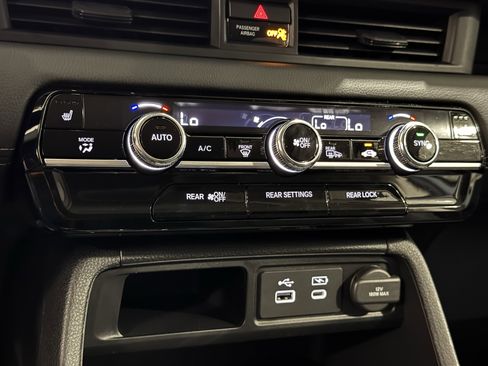 New 2025 Honda Pilot Touring image 13