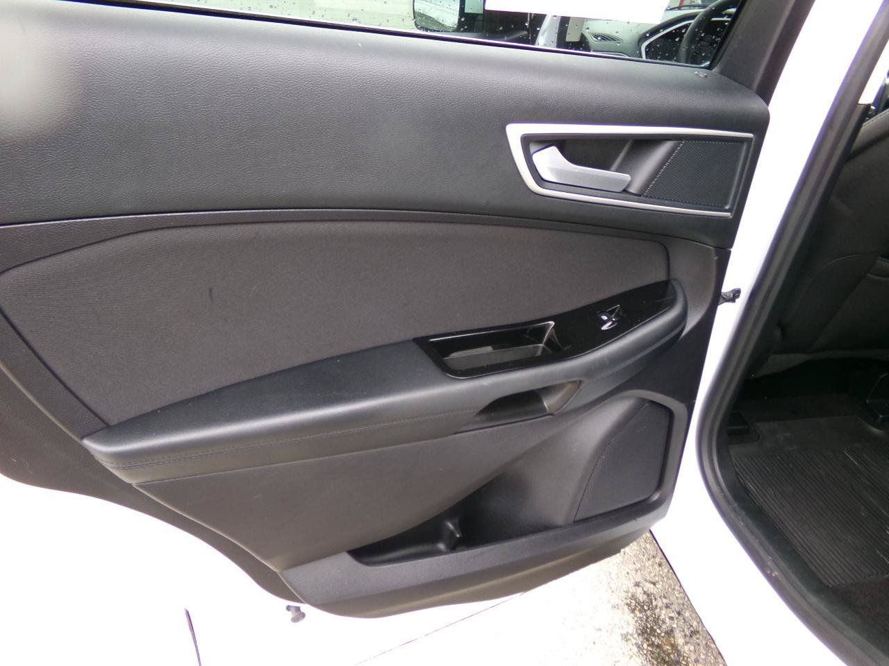 Used 2019 Ford Edge SEL FWD image 19