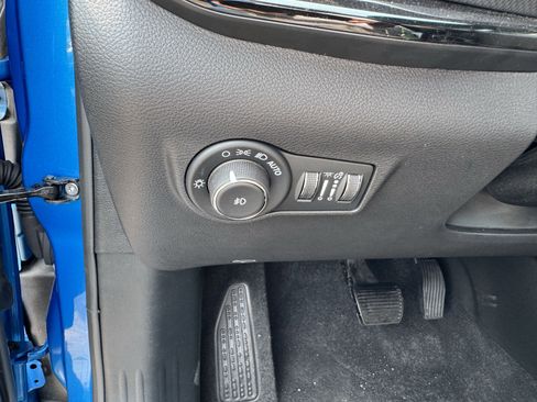 New 2025 Jeep Compass Limited w/ Sun & Sound Group image 16