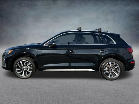 Used 2023 Audi Q5 2.0T Premium w/ Convenience Package AWD/4WD image 2