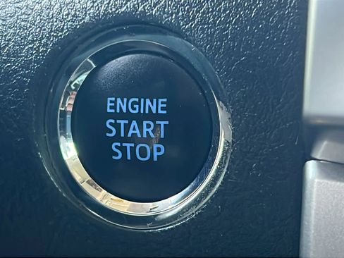 Used 2021 Toyota 4Runner SR5 Premium image 17