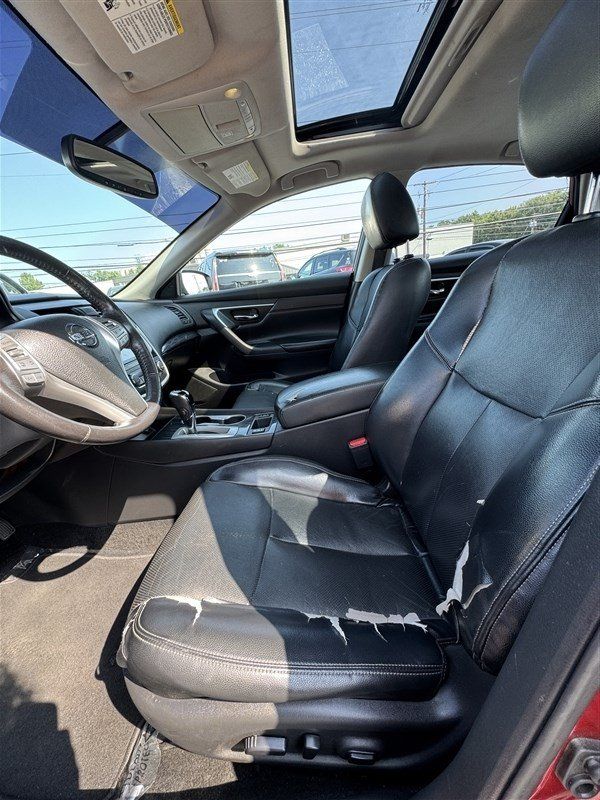 Used 2016 Nissan Altima 2.5 SL w/ 2.5 Technology Package FWD image 10